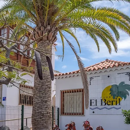 Club El Beril アパートホテル
